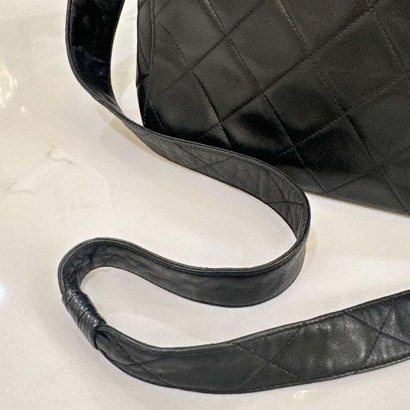 Chanel CC turn lock quilted shoulder bag - Picture 15 of 17